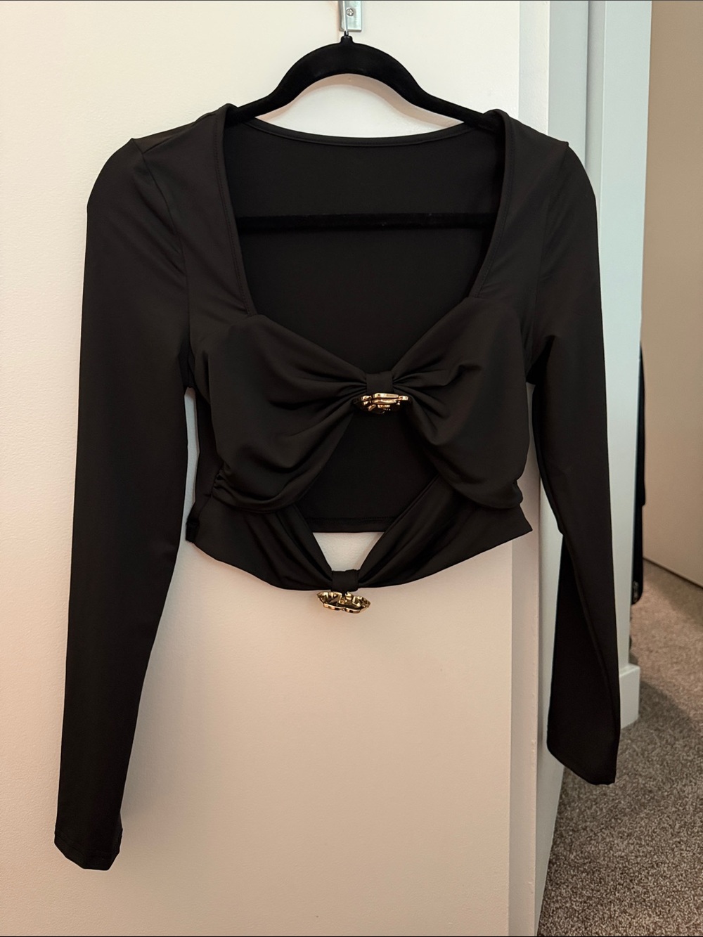 Black Long-Sleeve Twist Front Crop Top